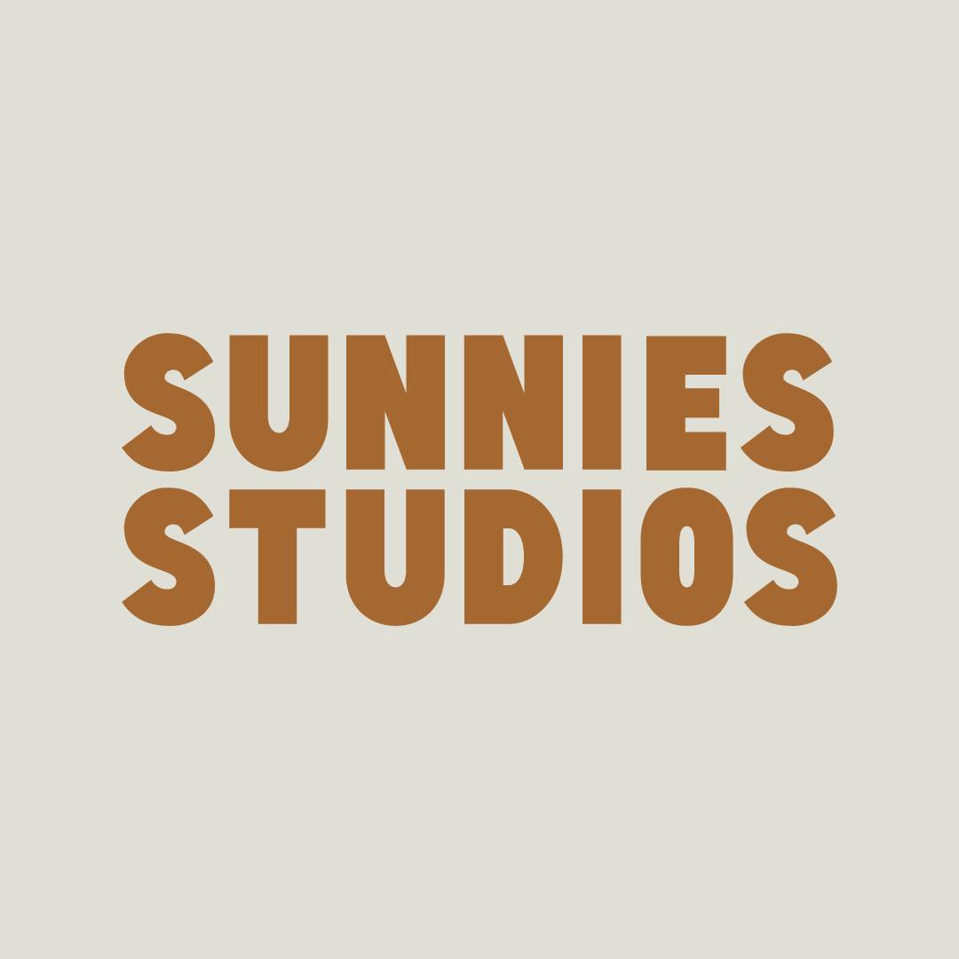 Sunnies Studios - Araneta City